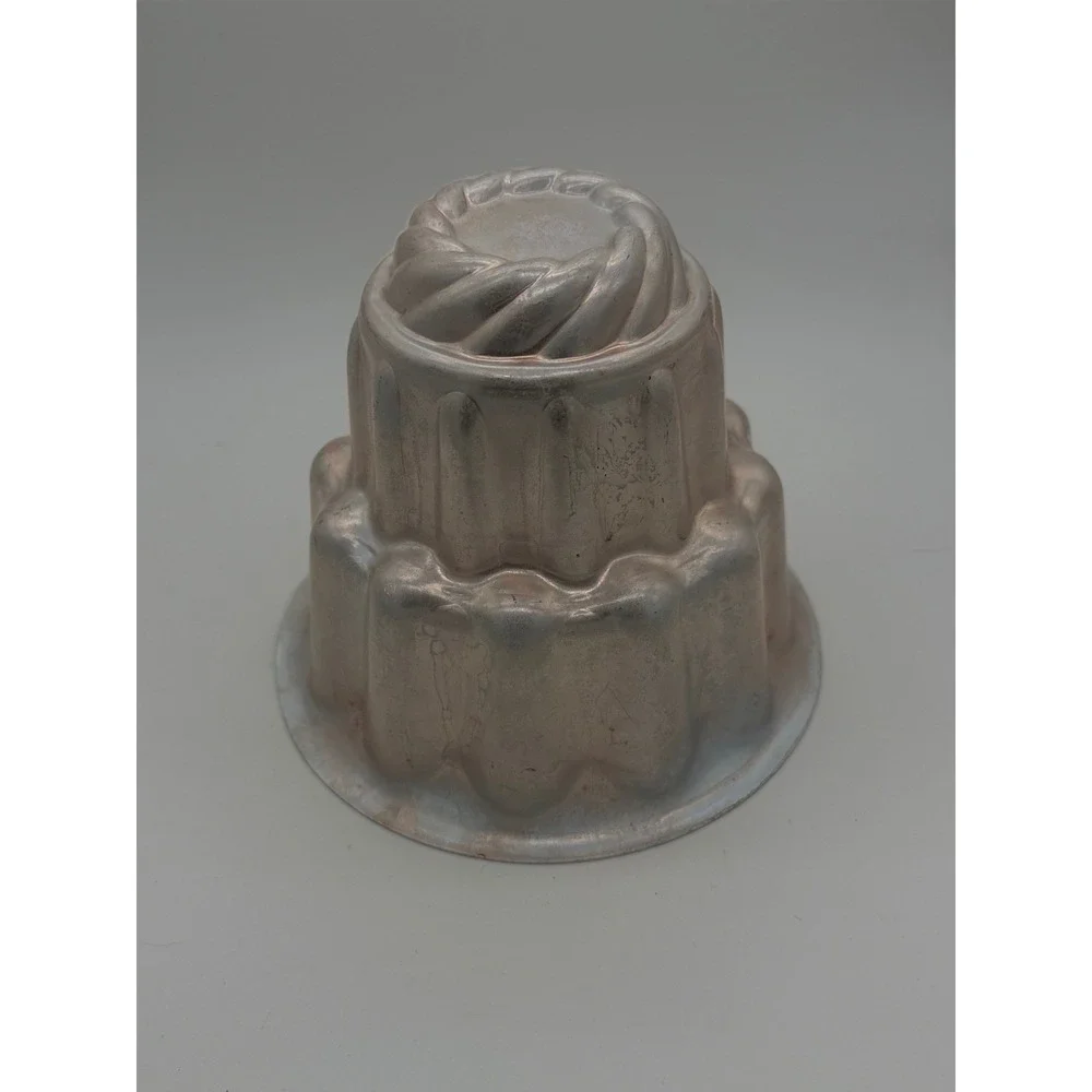 Vintage Aluminum Tiered Jello Mold Fluted Swirl Scalloped Cake Tin Silver Tone